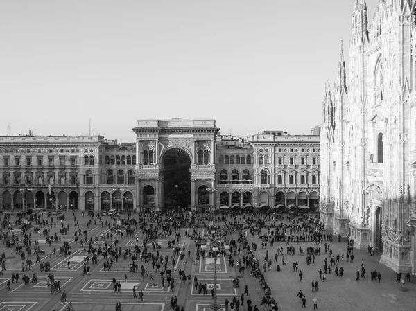 Svarta och vita katedralen i Milano — Stockfoto