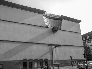 siyah-beyaz museum für moderne kunst