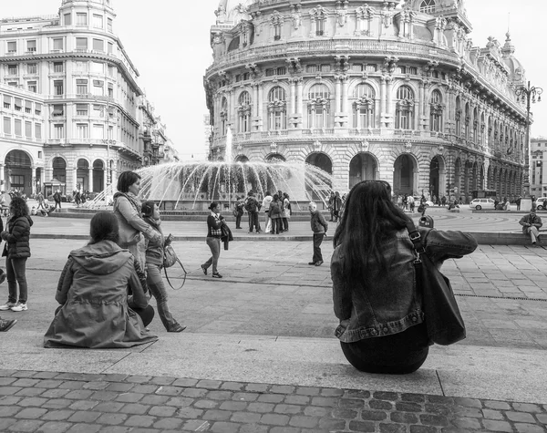 Bianco e nero Piazza de Ferrari a Genova — Foto Stock