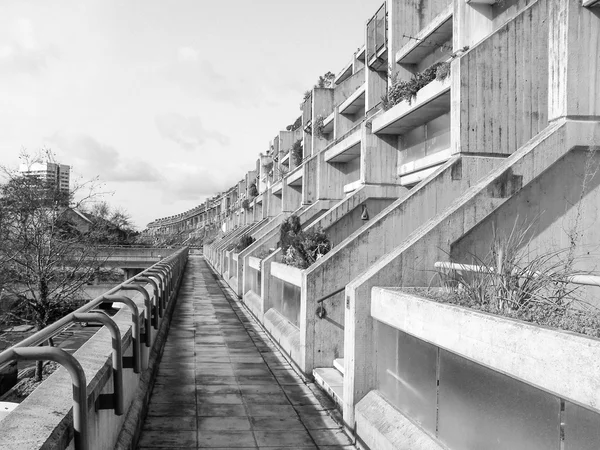 Siyah-beyaz alexandra road Londra — Stok fotoğraf