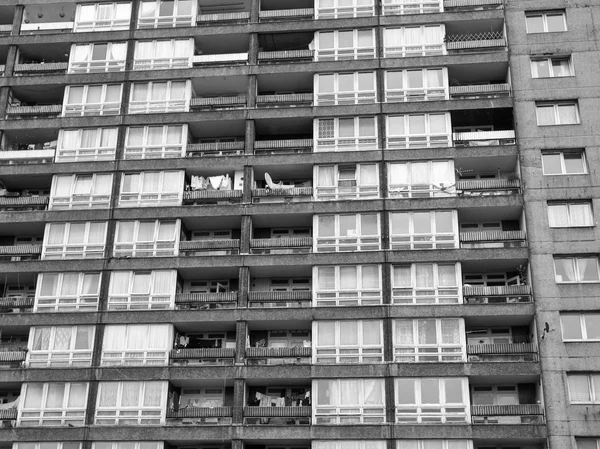 Schwarz-weißer Balfron Tower in London — Stockfoto