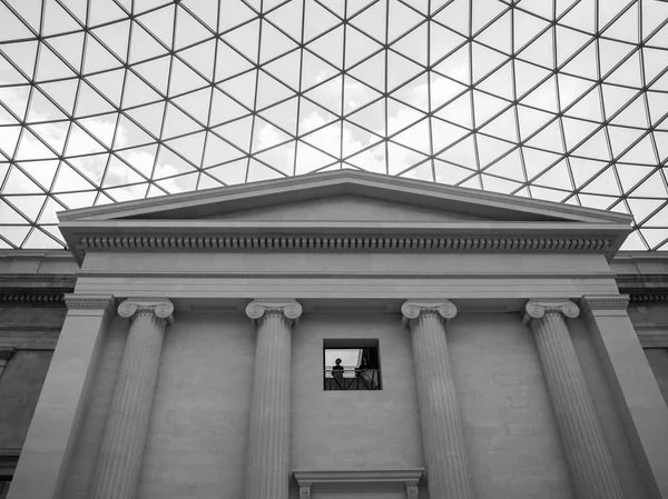 Schwarz-weiß britisches museum london — Stockfoto