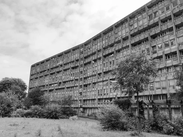 Black and white Robin Hood Gardens London — Stock Photo, Image