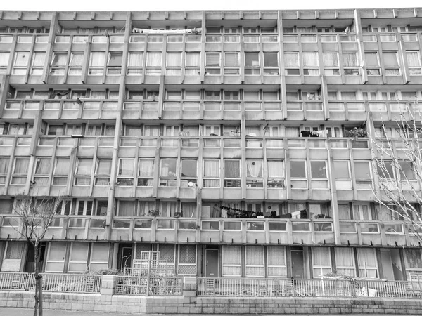 Siyah-beyaz robin hood gardens Londra — Stok fotoğraf