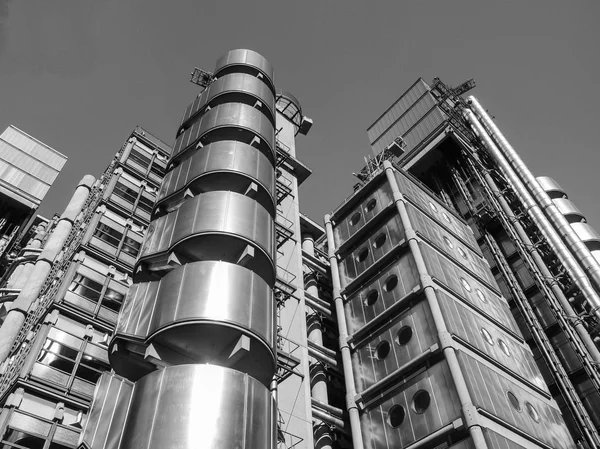 Bâtiment Lloyds of London noir et blanc — Photo