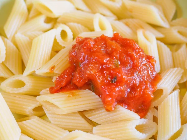 Nudeln mit Tomaten — Stockfoto