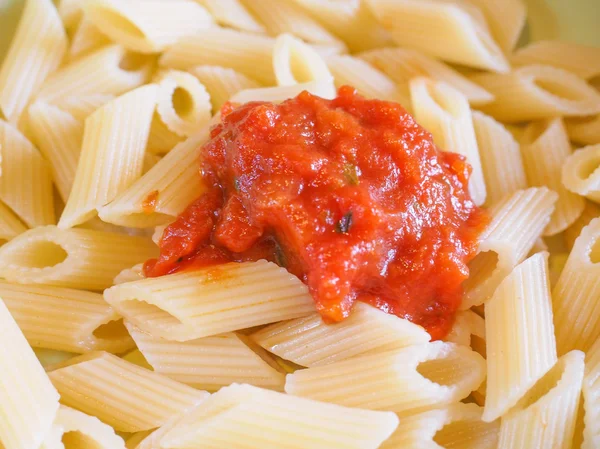 Nudeln mit Tomaten — Stockfoto