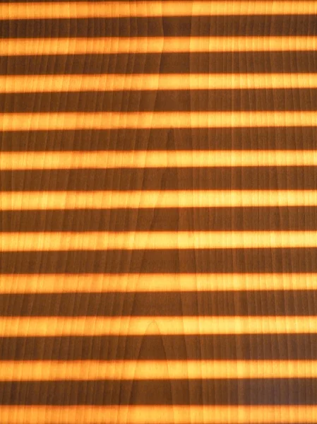 Солнечный свет через затвор — стоковое фото