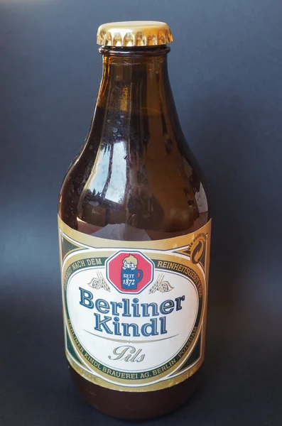 Berliner Kindl pivní láhev — Stock fotografie