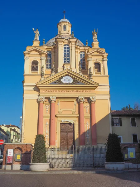 教会的圣贝纳迪诺意圣伯娜丁在 Chieri — 图库照片