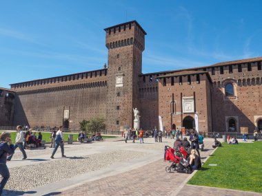 Milano 'daki Sforza kalesi