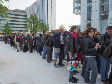 Intesa San Paolo gökdelen Torino'da ziyaret için sıra