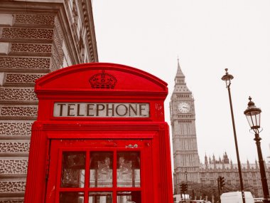 Londra telefon kulübesine bak.