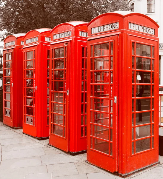 Retro mirada londinense cabina telefónica — Foto de Stock