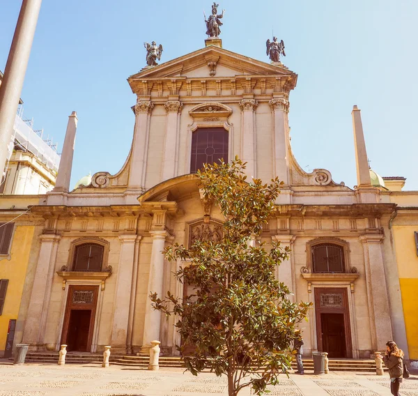 Look retrò Chiesa di San Giorgio a Milano — Foto Stock