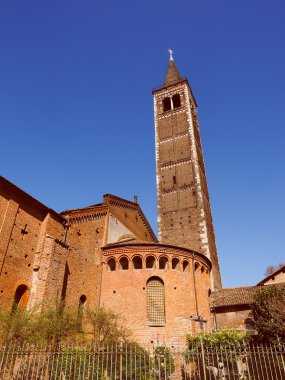 Retro görünüm Sant Eustorgio kilise Milan
