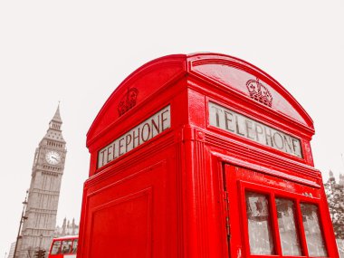 Londra telefon kulübesine bak.