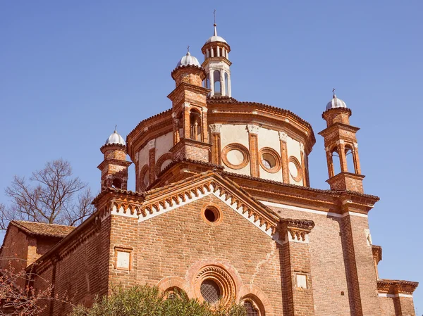 Mirada retro iglesia de Sant Eustorgio Milán — Foto de Stock