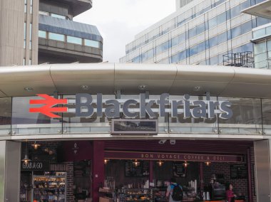 Londra'da Blackfriars istasyonu