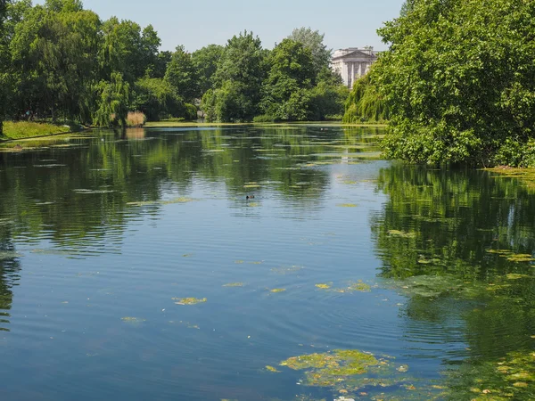 ロンドンのセント・ジェームズ公園 — ストック写真