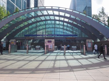 Londra'da Canary wharf metro istasyonu