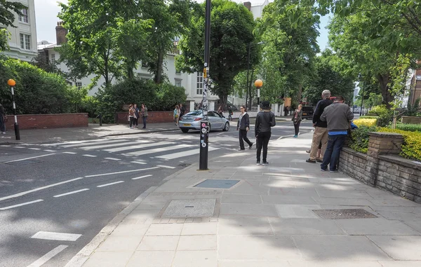 Abbey road crossing i london — Stockfoto