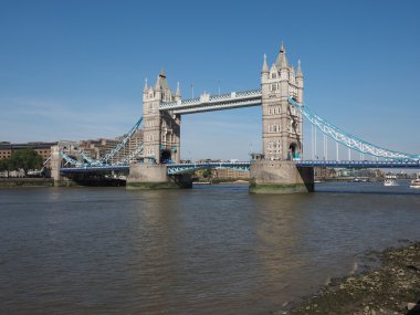 Londra 'daki kule köprüsü