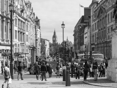 Siyah ve beyaz Trafalgar Square Londra