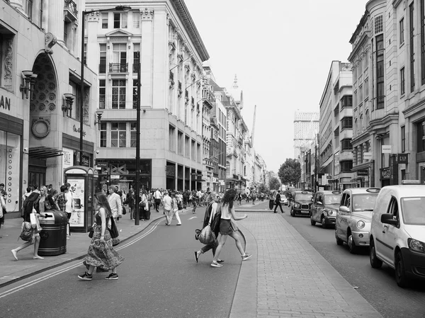 Svart och vitt London människor — Stockfoto