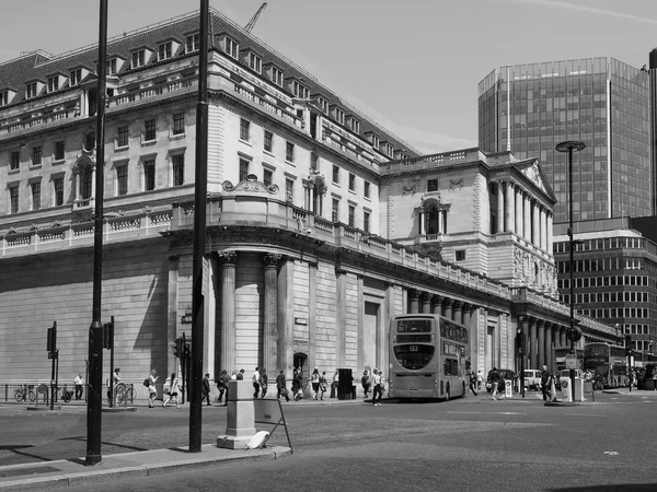 Czarno-białe Bank of England w Londynie — Zdjęcie stockowe