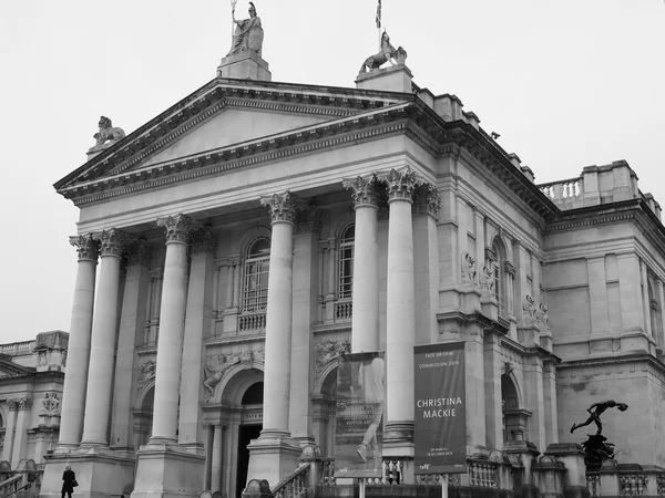 Black and white Tate Britain in London — Stock Photo, Image