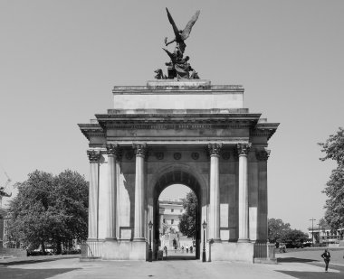 Siyah ve beyaz Wellington arch Londra