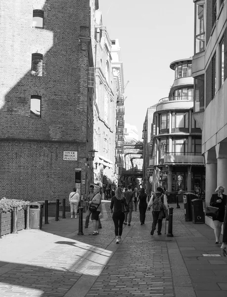 Siyah ve beyaz Londra insanlar — Stok fotoğraf