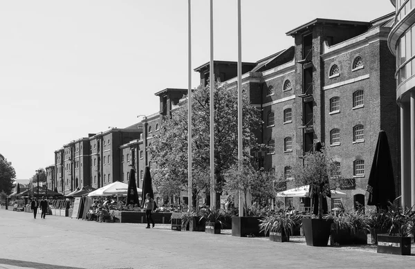 Zwart-wit West India Quay in Londen — Stockfoto