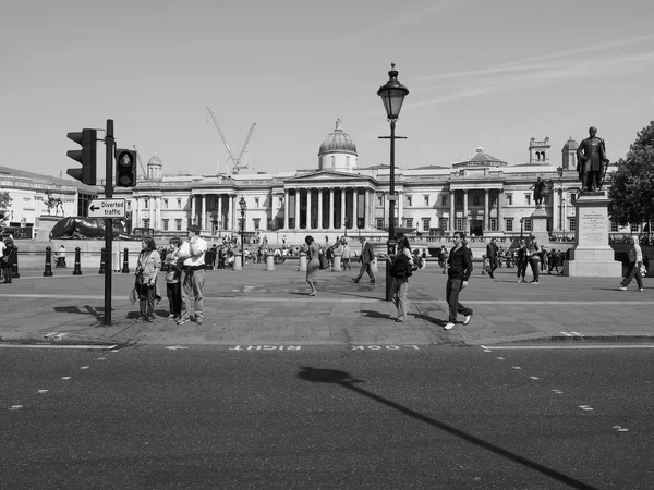 Praça Trafalgar em preto e branco em Londres — Fotografia de Stock