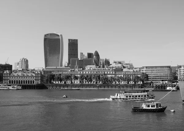 Ciudad de Londres en blanco y negro en Londres — Foto de Stock