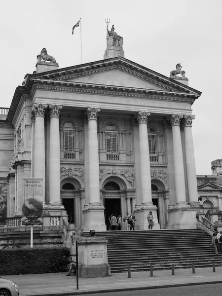 Black and white Tate Britain in London — Stock Photo, Image