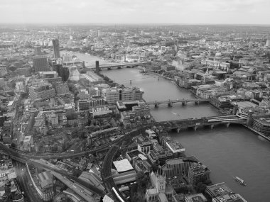 Londra 'nın siyah beyaz hava manzarası