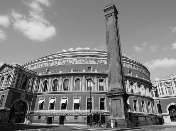 Royal Albert Hall blanco y negro en Londres — Foto de Stock