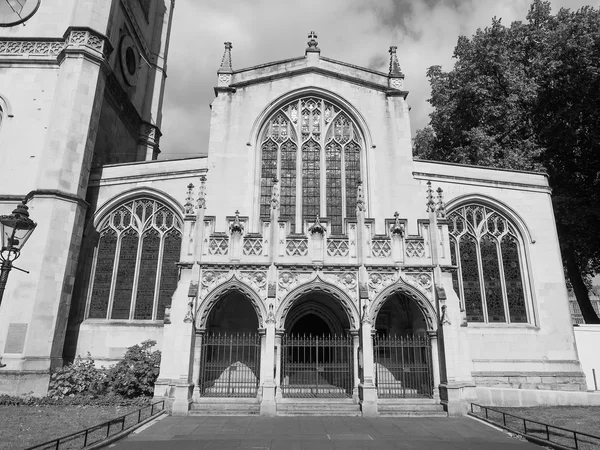 Svart och vitt St Margaret Church i London — Stockfoto