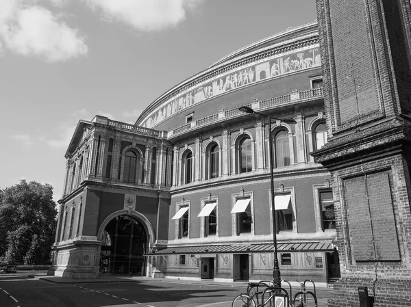 Czarno-białe Royal Albert Hall w Londynie — Zdjęcie stockowe