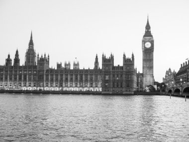 Siyah ve beyaz Houses of Parliament Londra'da