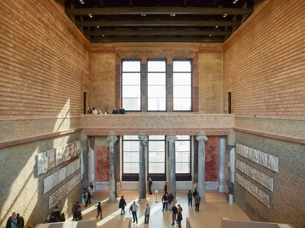 Neues Museum en Berlín —  Fotos de Stock