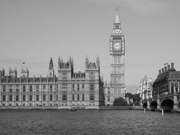 Black and white Houses of Parliament in London — Stock Photo, Image