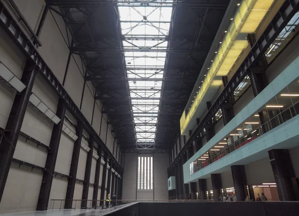 Tate Modern Turbine Hall в Лондоне — стоковое фото