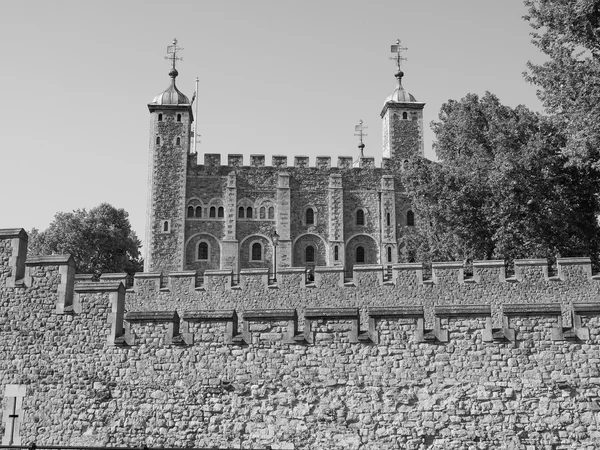 Torre de Londres em preto e branco — Fotografia de Stock