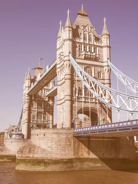 Puente de la Torre de aspecto retro en Londres — Foto de Stock