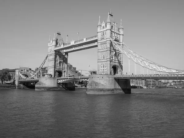Fekete-fehér Tower Bridge Londonban — Stock Fotó