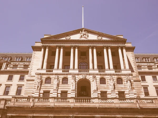 Retro op zoek Bank of England in Londen — Stockfoto