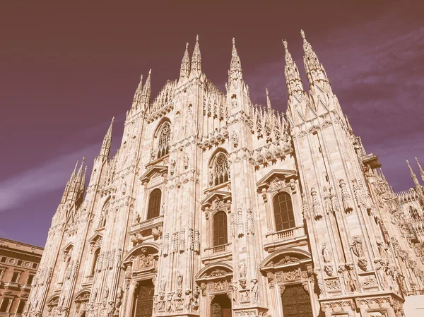 Retro hledáte Milánská katedrála — Stock fotografie